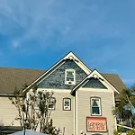 Casa Lovett - Tropical Bungalow