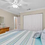 Island Oasis - 3Br 2Ba - Steps To The Ocean!