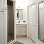 Private Romantic Retreat Mins Dwtn Beach