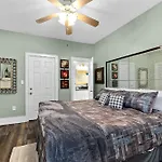 Casa Maria 1- Beachy Apt Mins Walk To Downtown