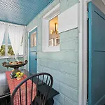 Casa Bella- Chic, Retro Apt- Steps To Historic District!