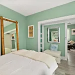Casa Maria 3- Historic Charming Apt, Steps To Everything Downtown!