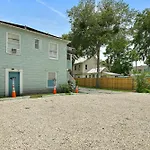 Casa Maria 2- Charming, Quaint Apt Next To Everything Downtown!