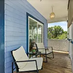 Treetop Cottage - 3 Blocks From Historic District