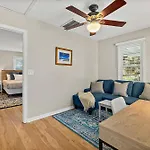 Fullerwood Park Retreat, 5 Min To Downtown, Sleeps 6