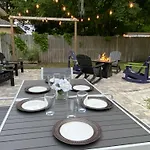 San Sebastians Hideaway - Modern With Group Friendly Amenities Just Minutes From Downtown And St Augustine Beach