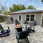 San Sebastians Hideaway - Modern With Group Friendly Amenities Just Minutes From Downtown And St Augustine Beach