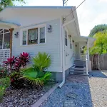 Luxurious Bohemian Bungalow In Lincolnville - Mins From Downtown!