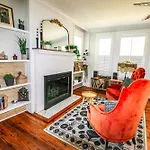 The Moody Manor -Luxurious Home Recently Renovated Close To Beach And Downtown