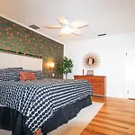 The Moody Manor -Luxurious Home Recently Renovated Close To Beach And Downtown