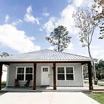 Cottage Marhome North - 10 Min From Beach & Historic Downtown
