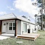 Cottage Marhome North - 10 Min From Beach & Historic Downtown
