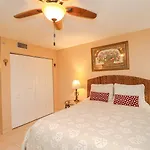 Ocean Village Club I15