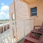 Creston House 10C