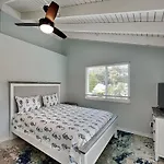 Beach House Upper