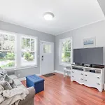 Uptown Charm Sleeps 6 Family & Pet Friendly