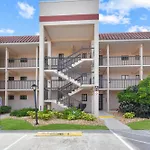 Great 1 Bedroom 1 Bath Condo With Heated Pool