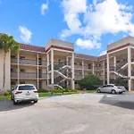 Great 1 Bedroom 1 Bath Condo With Heated Pool
