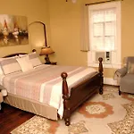 Charming Historic Downtown Apartment