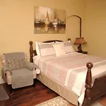 Charming Historic Downtown Apartment