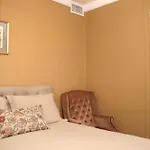 Quaint Historic Downtown Apartment