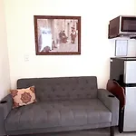 Quaint Historic Downtown Apartment