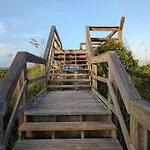 Coastal Condo - Walk To Beach Pool Pickleball And Boat Ramp