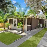 Charming, Cozy 3 Bedroom House, Walking Distance To Down Town