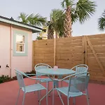 Haley\'S Court Boutique Motel