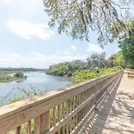 Sunny Retreat Near Downtown & Beaches