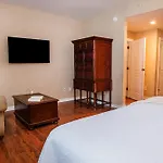 2 Bedroom Secluded Patio With Courtyard 5107P2