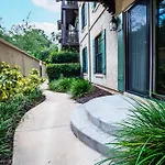 2 Bedroom Secluded Patio With Courtyard 5107P2