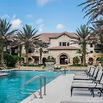 5208-Lp King Suite With Kitchenette & Pool Views