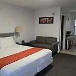 Merida Inn & Suites