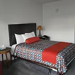 Merida Inn & Suites