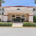 Ocean Village Club Q16