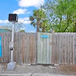 Marvelous Mermaid Bungalow, Dog-Friendly Upstairs Apt In Prime Vilano Beach