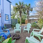Marvelous Mermaid Bungalow, Dog-Friendly Upstairs Apt In Prime Vilano Beach