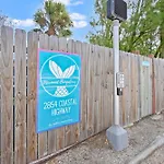 Marvelous Mermaid Bungalow, Dog-Friendly Upstairs Apt In Prime Vilano Beach