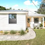 New Coastal 3Br Retreat - 1 Mile To Historic Downtown, Short Drive To Beach, Waffle Bar And Patio