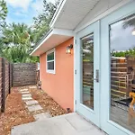 Coral Cottage, Stylish Studio Suite On Canal, Walkable To Beach, Private Parking