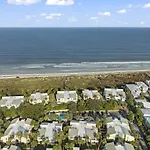 Beachfront Resort Getaway 2Br-2Ba Condo