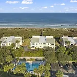 Beachfront Resort Getaway 2Br-2Ba Condo