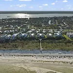 Beachfront Resort Getaway 2Br-2Ba Condo