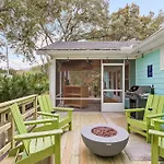 Haven Grove Beach Bungalow W Hot Tub Game Room Blocks From The Water