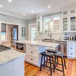 Historic Lady Renovated-Half Mile Walk To Dt-Beach 3 Mi-Optional Guesthouse