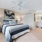 Ocean Village Club O31