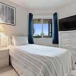 Ocean Village Club O31