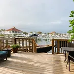 Inn At Camachee Harbor
