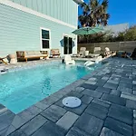 Ocean Breeze- Chic Steps To Beach Family Friendly